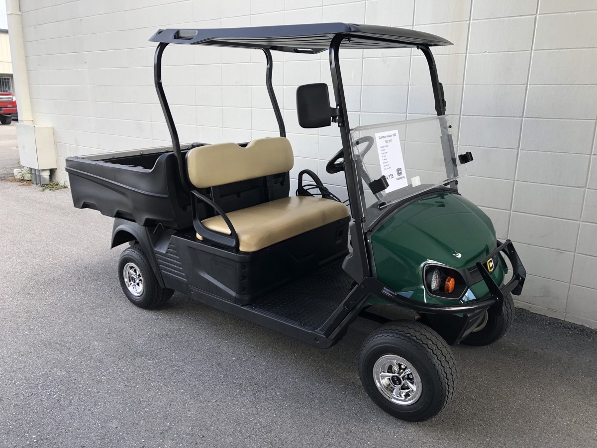 Cushman Hauler 800 side view